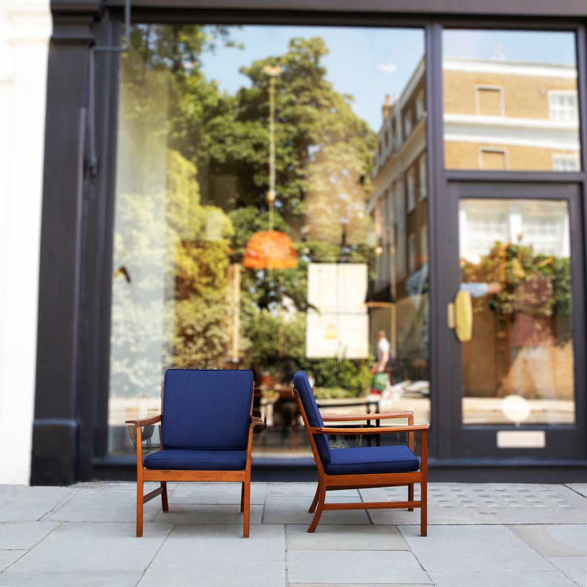 Easy Chair A3021 by Ole Wanscher, designed in 1963 and crafted by a master cabinetmaker in Denmark. This sculpted chair exemplifies Wanscher’s refined approach to modernist design, blending elegance with superb craftsmanship.