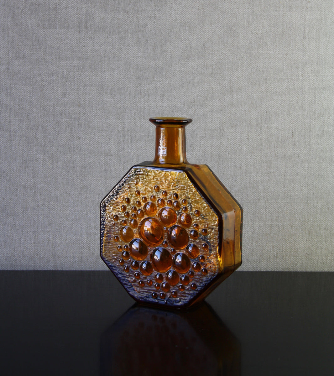 Burnt Orange Model 1720 "Stella Polaris" Vase / Nanny Still, 1967